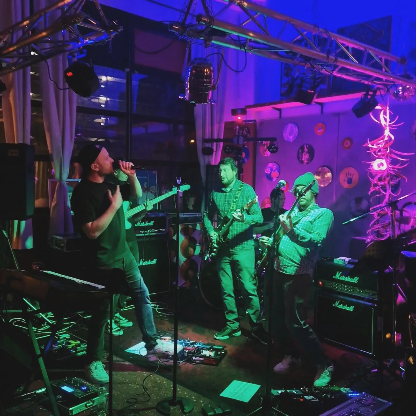 minor kings bei einem Konzert auf einer Privatparty in Köln